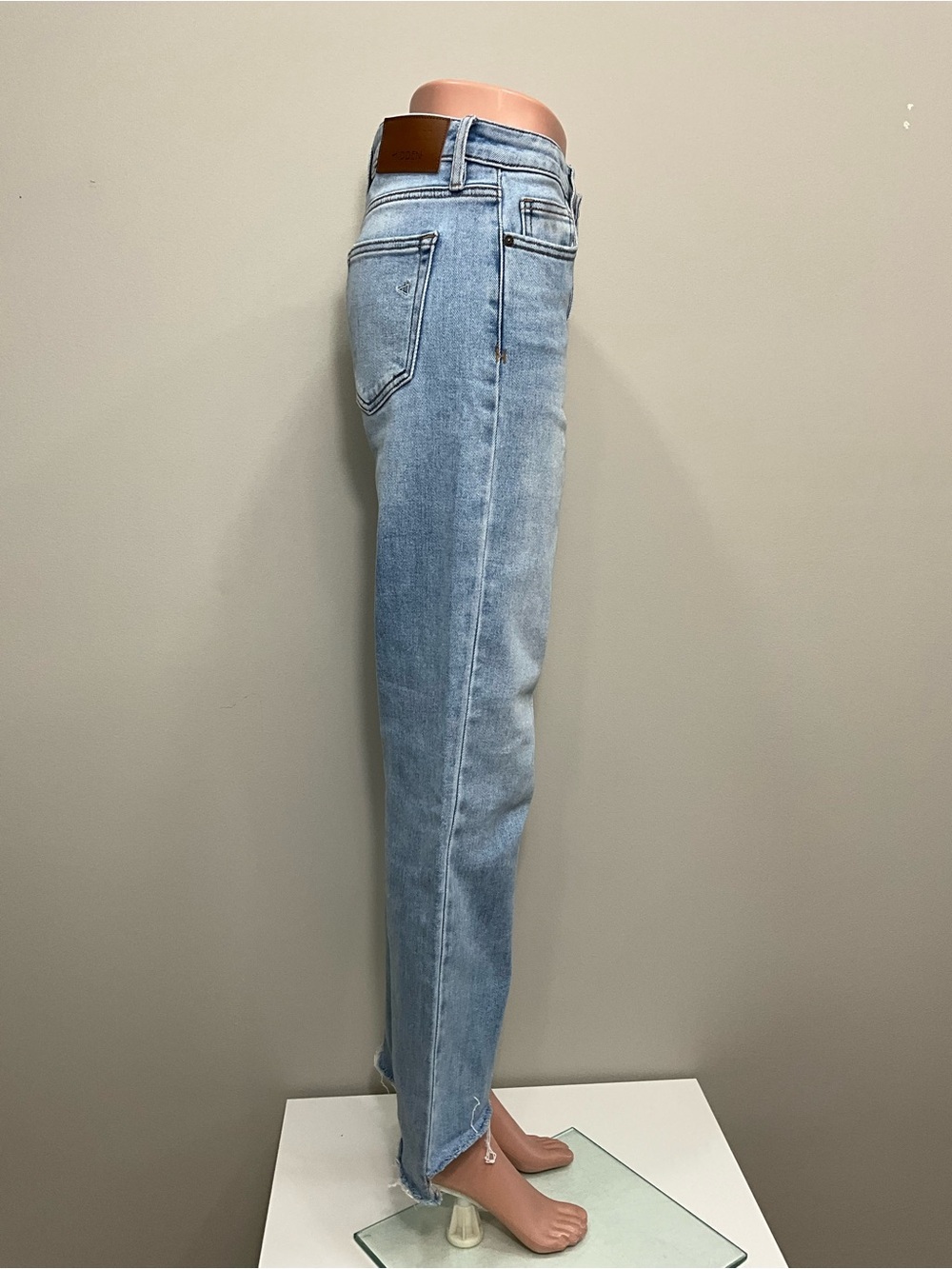 HIDDEN JEANS Light Wash Straight Leg Raw Hem Jeans Size 28 Relaxed Denim - Picture 3 of 7
